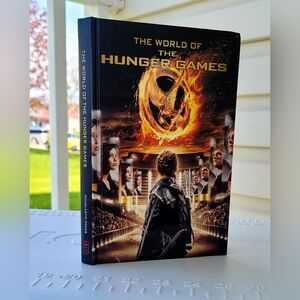🆕️Scholastic 'The World of The Hunger Games' Hardcover Collector's Book